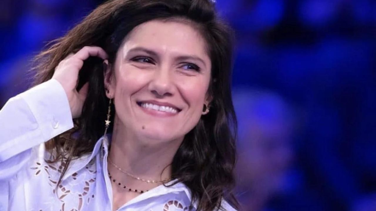 C’è posta per te, Chi scrive i testi di Elisa