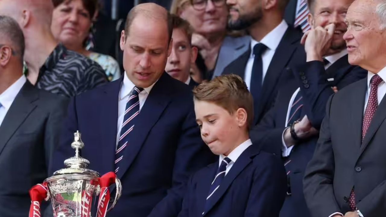 William e George allo stadio insieme: la famiglia reale protagonista della società moderna